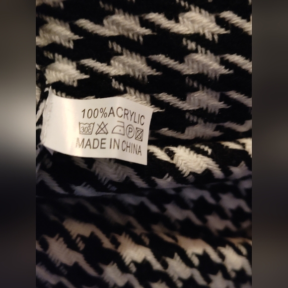 Black and White Houndstooth Infinity Scarf with Fringe - Picture 4 of 4